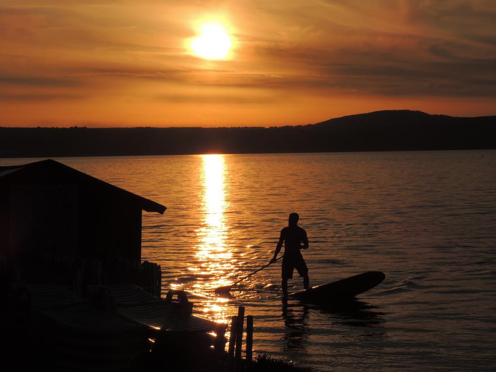 Country Relais I Due Laghi Villa อันกุยลารา ซาบาเซีย ภายนอก รูปภาพ