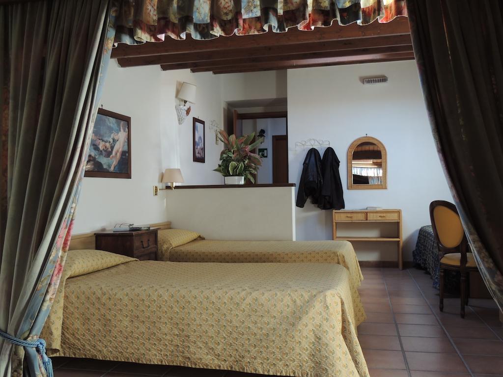 Country Relais I Due Laghi Villa อันกุยลารา ซาบาเซีย ห้อง รูปภาพ