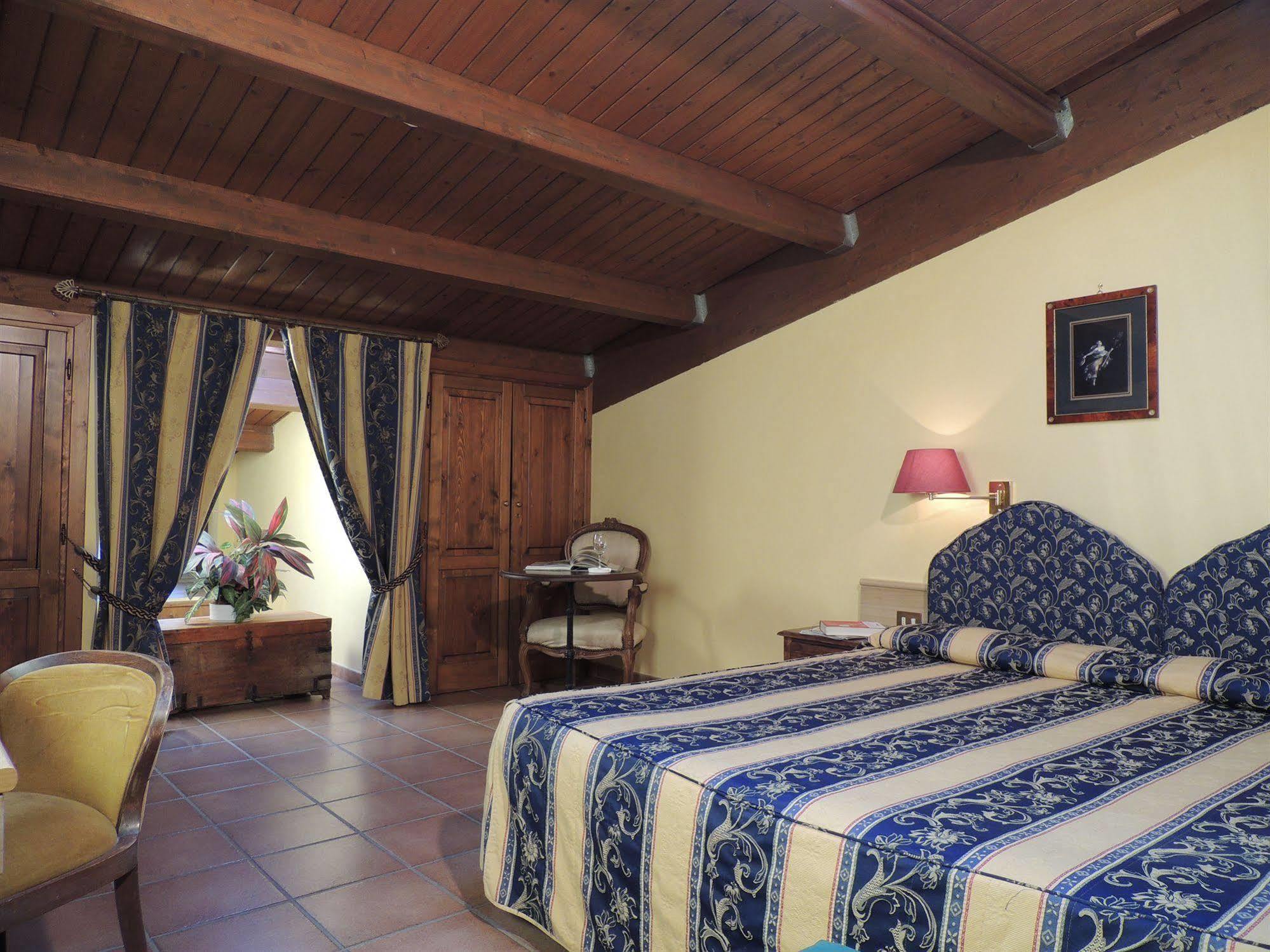 Country Relais I Due Laghi Villa อันกุยลารา ซาบาเซีย ภายนอก รูปภาพ