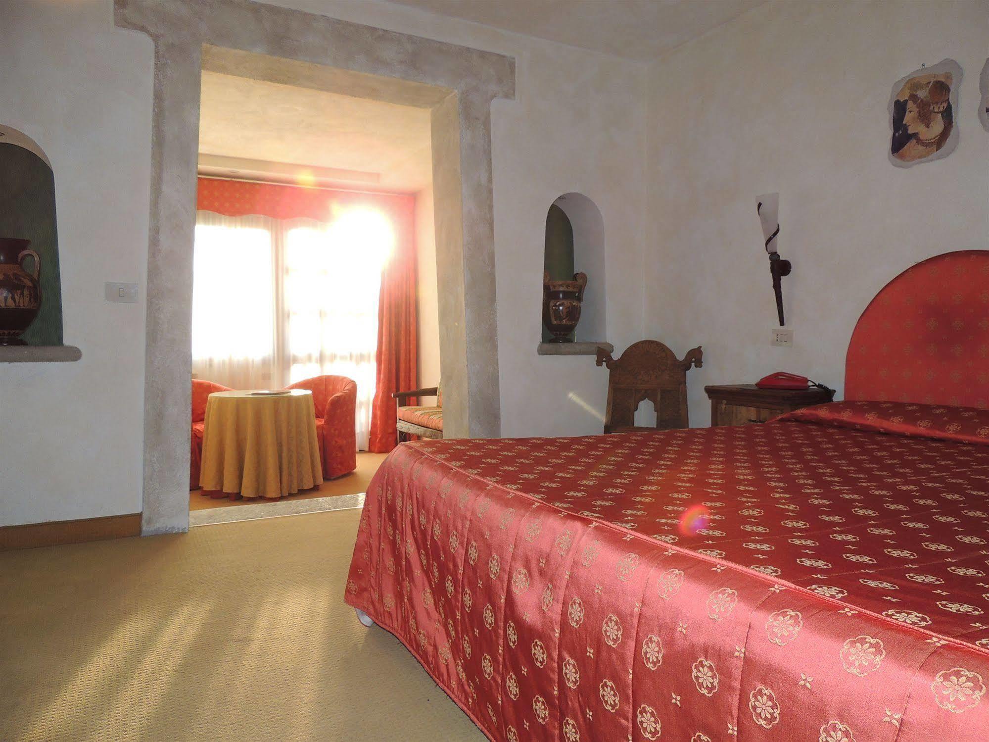 Country Relais I Due Laghi Villa อันกุยลารา ซาบาเซีย ภายนอก รูปภาพ
