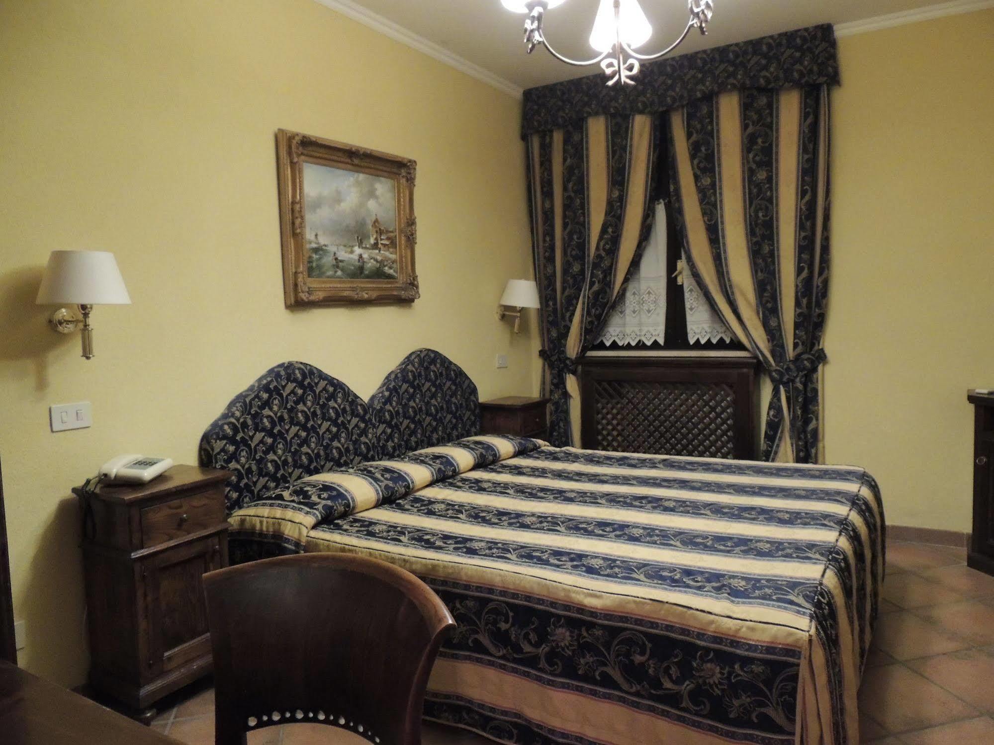 Country Relais I Due Laghi Villa อันกุยลารา ซาบาเซีย ภายนอก รูปภาพ