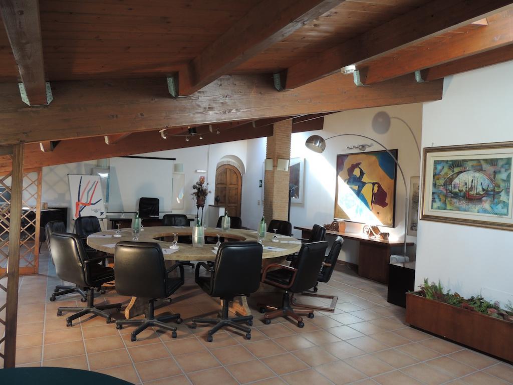 Country Relais I Due Laghi Villa อันกุยลารา ซาบาเซีย ภายนอก รูปภาพ
