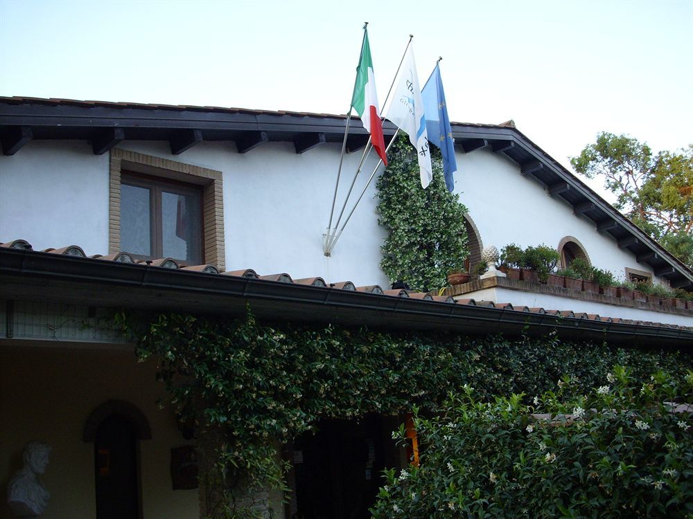 Country Relais I Due Laghi Villa อันกุยลารา ซาบาเซีย ภายนอก รูปภาพ